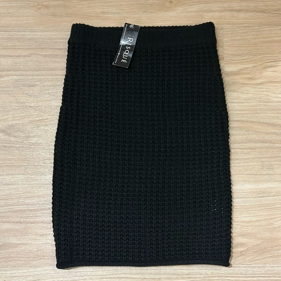 NWT- Black Knit Pencil Skirt - Picture 1 of 2